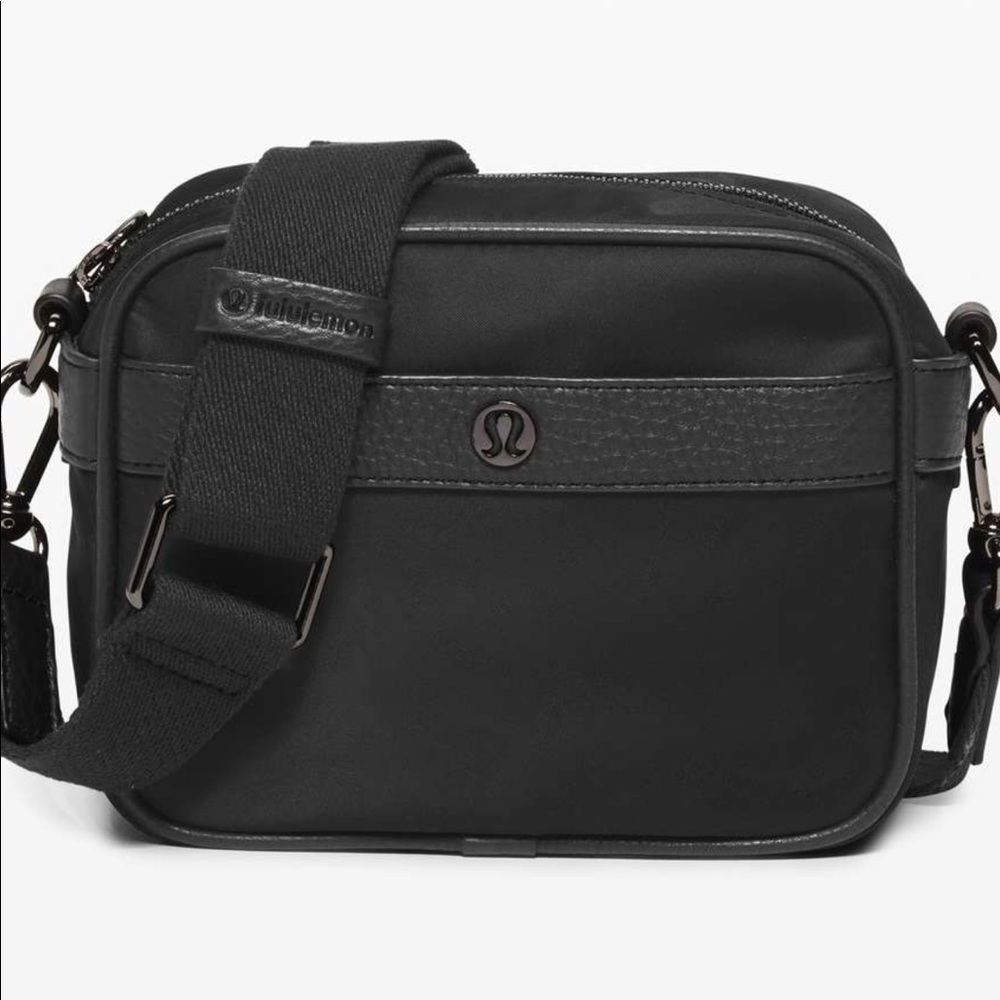 Lululemon Now and Always Crossbody •Minii 3L
